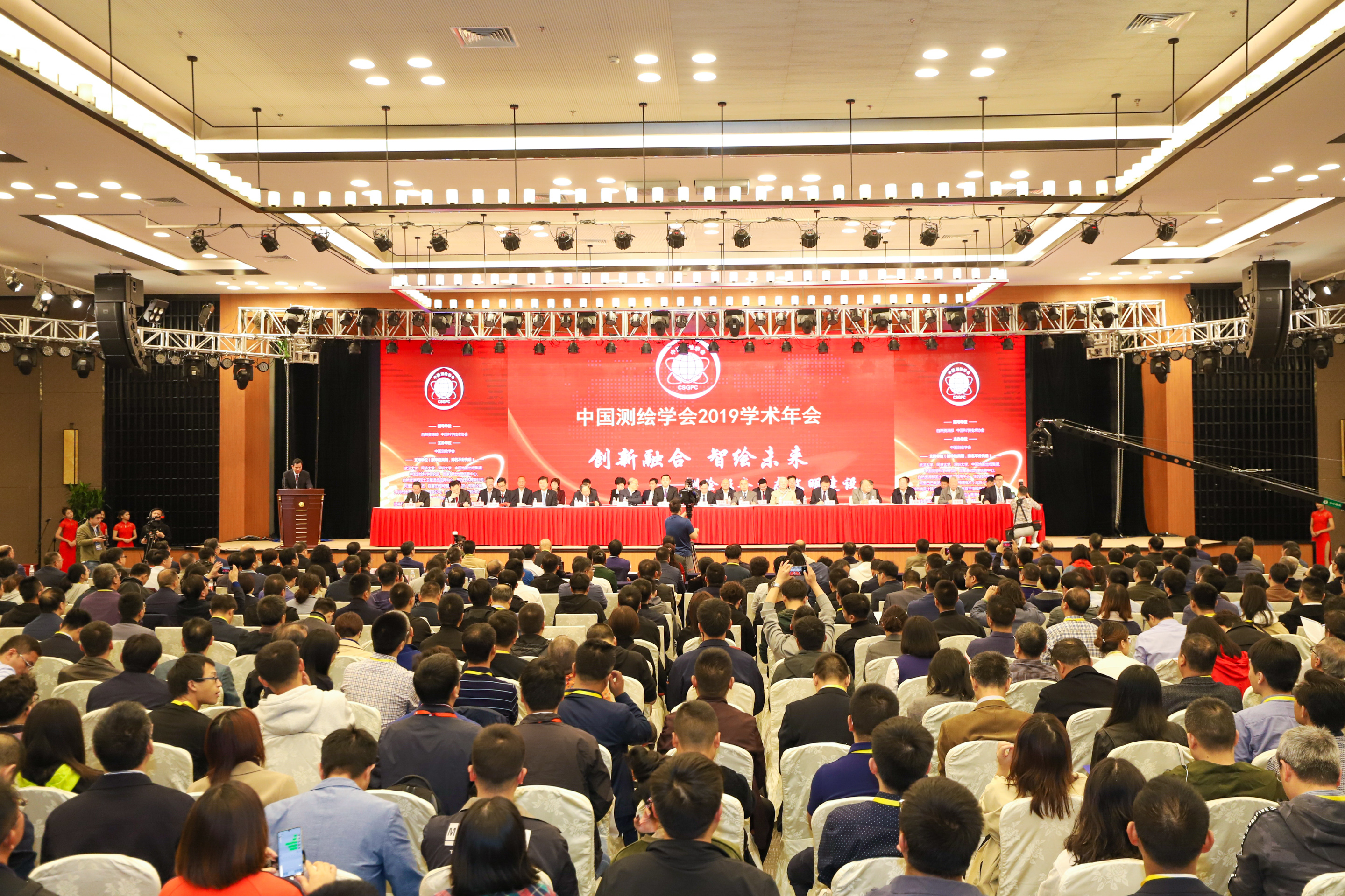 科技新闻最新消息,科技新闻最新消息，学习变化，拥抱自信与成就感，一起走向未来的辉煌